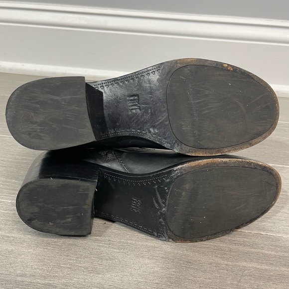 Frye Women's Claire Bootie Ankle Boot Black Leather Side Zip Classic Minimalist - Picture 9 of 13